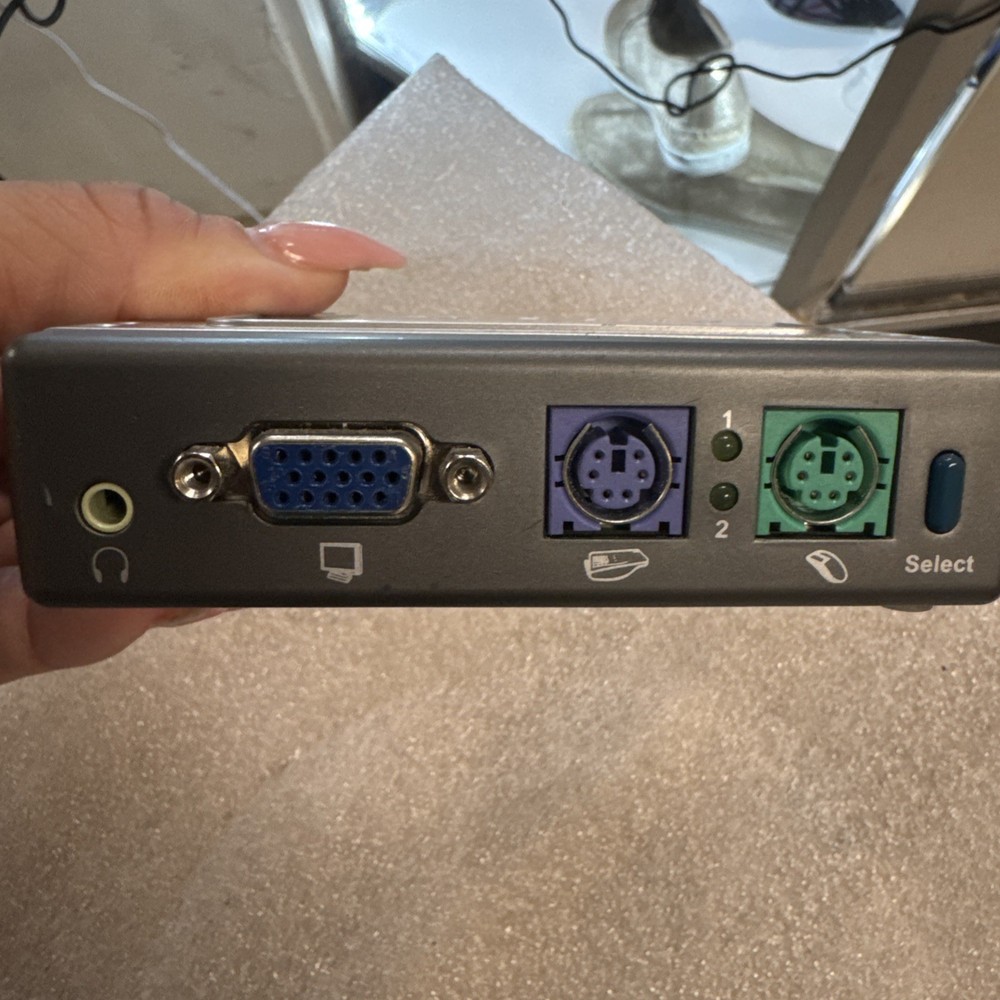 D-Link (KVM-121) 2-Port Switch