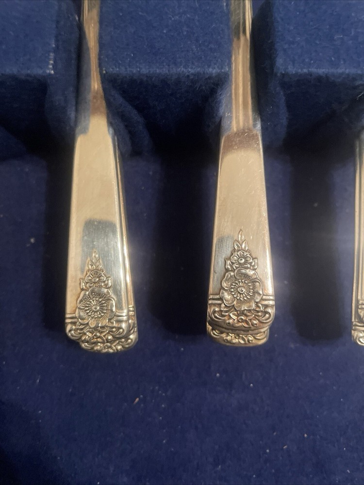 WM Rogers IS Reinforced Silver Plate Starlight Silverware Flatware