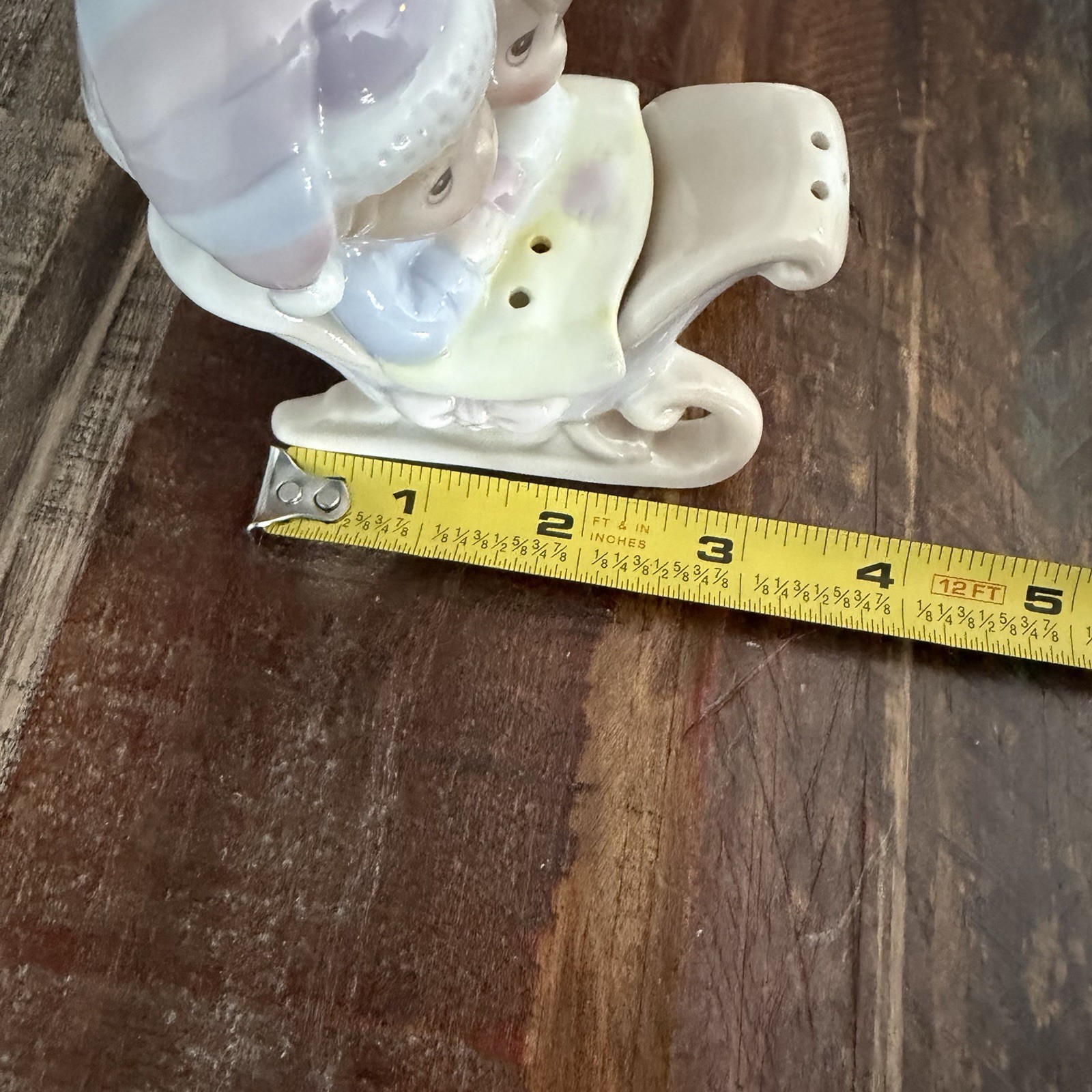 1995 Precious Moments Salt & Pepper Shaker Kids In Sleigh 869783 No Original Box