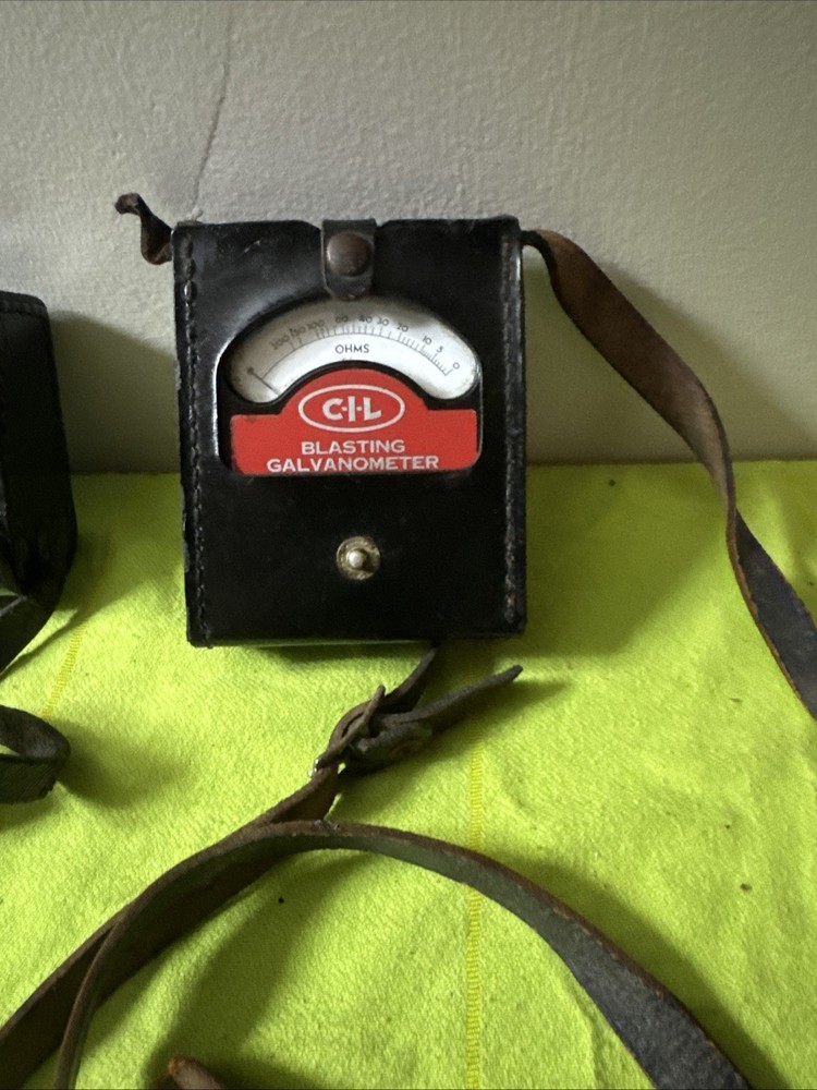Vintage Bitronics PD-3 Blasting Galvanometer Current Measuring w/ Leather Case