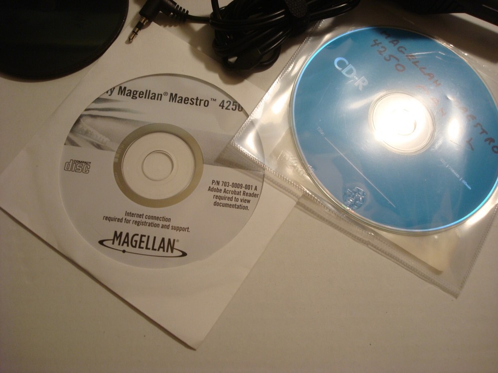 Magellan Maestro 4250 Black 4.3" Touchscreen Bluetooth GPS Navigator Bundle