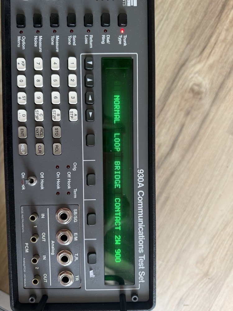SAGE Instruments 930A communitions test set