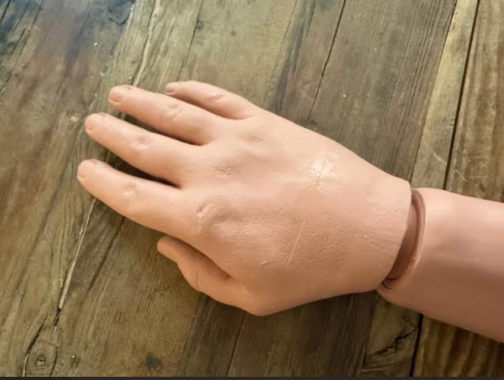 Plastic hand and arm approx 19"