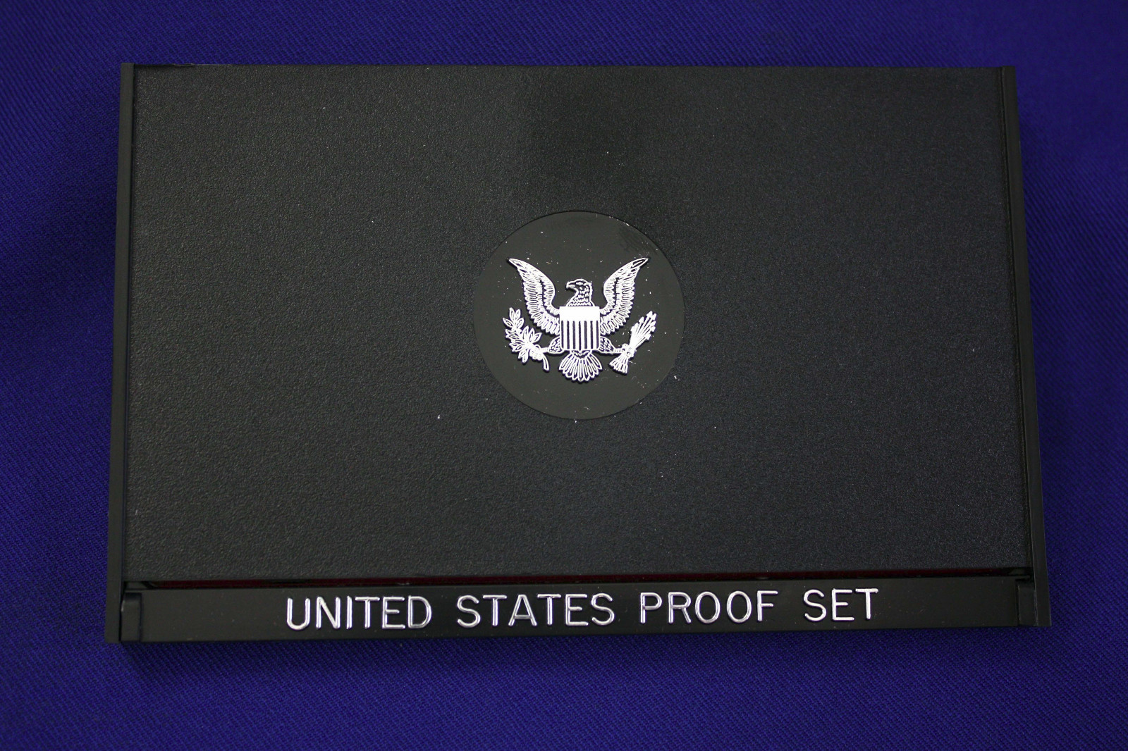 1976 Proof set. Genuine. complete and original as issued by US Mint.