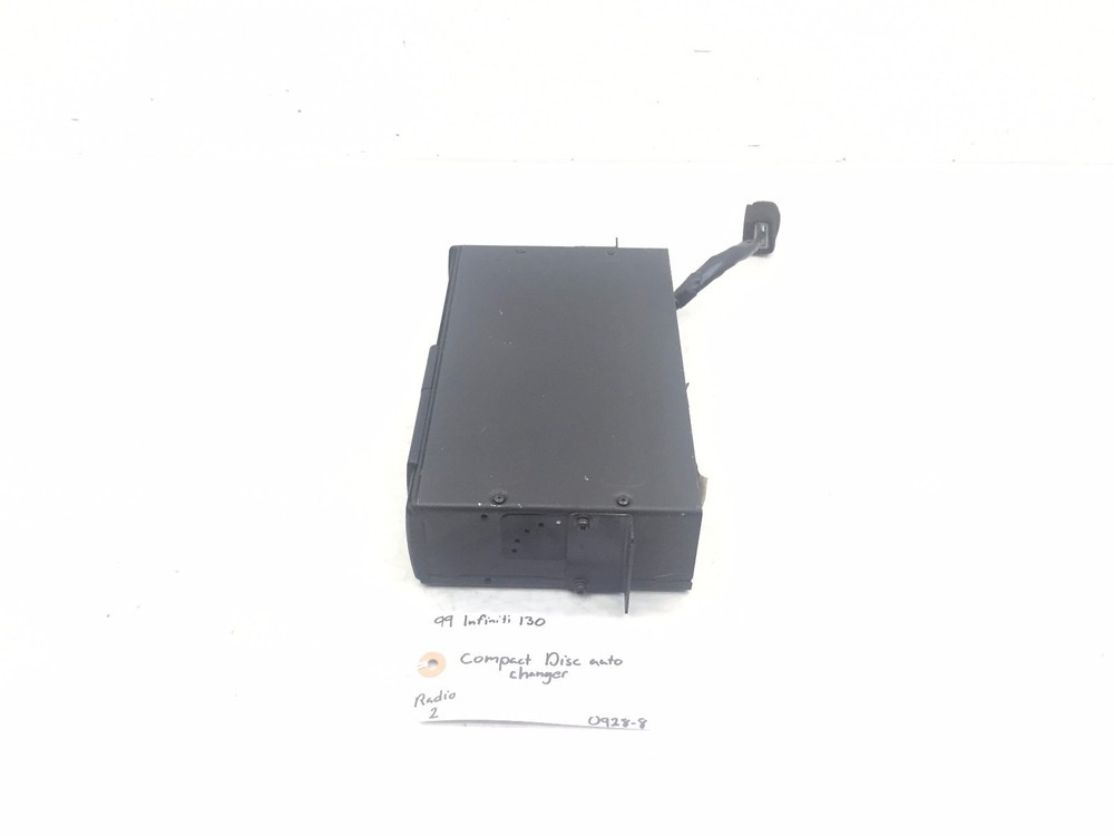 99 INFINITI I30 COMPACT DISC AUTO CHANGER