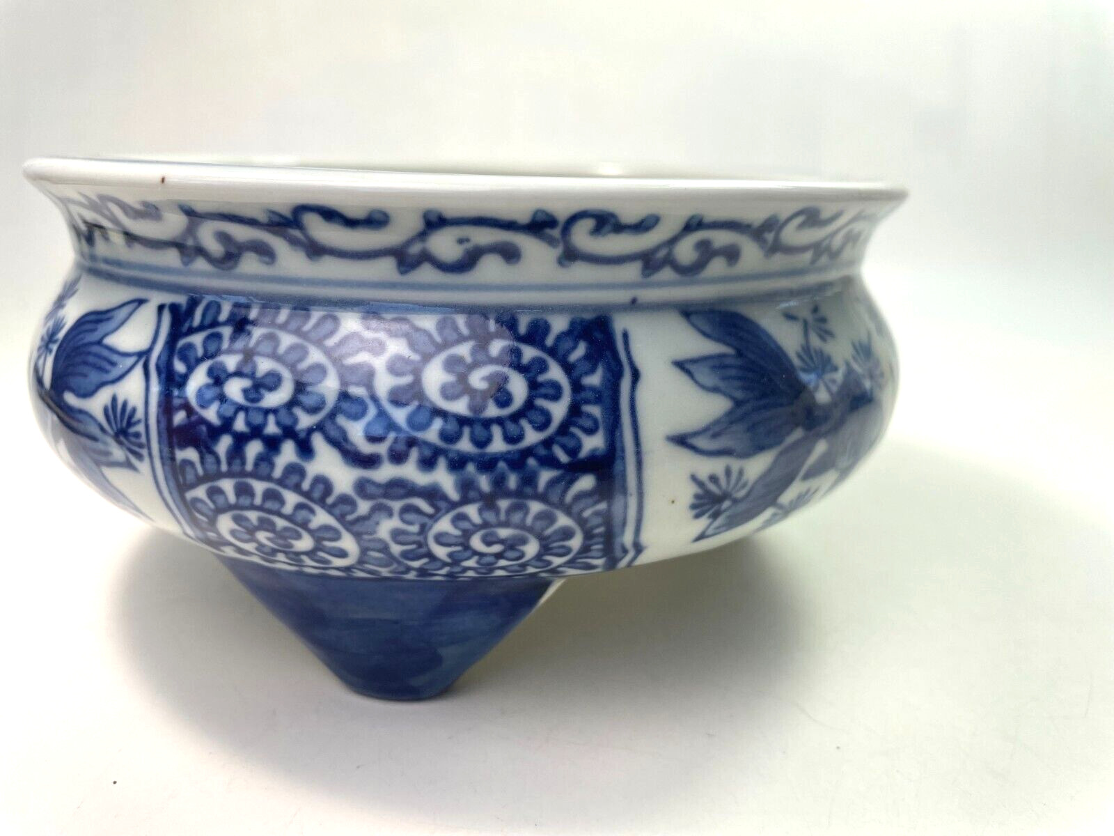 Antique Chinese Tripod Incense Burner Pair Gold Fish Blue & White B60