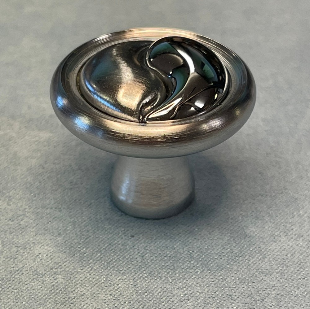 (5 Pack) 1-1/4 inch Celtic Wave Knob Brushed Chrome & Chrome