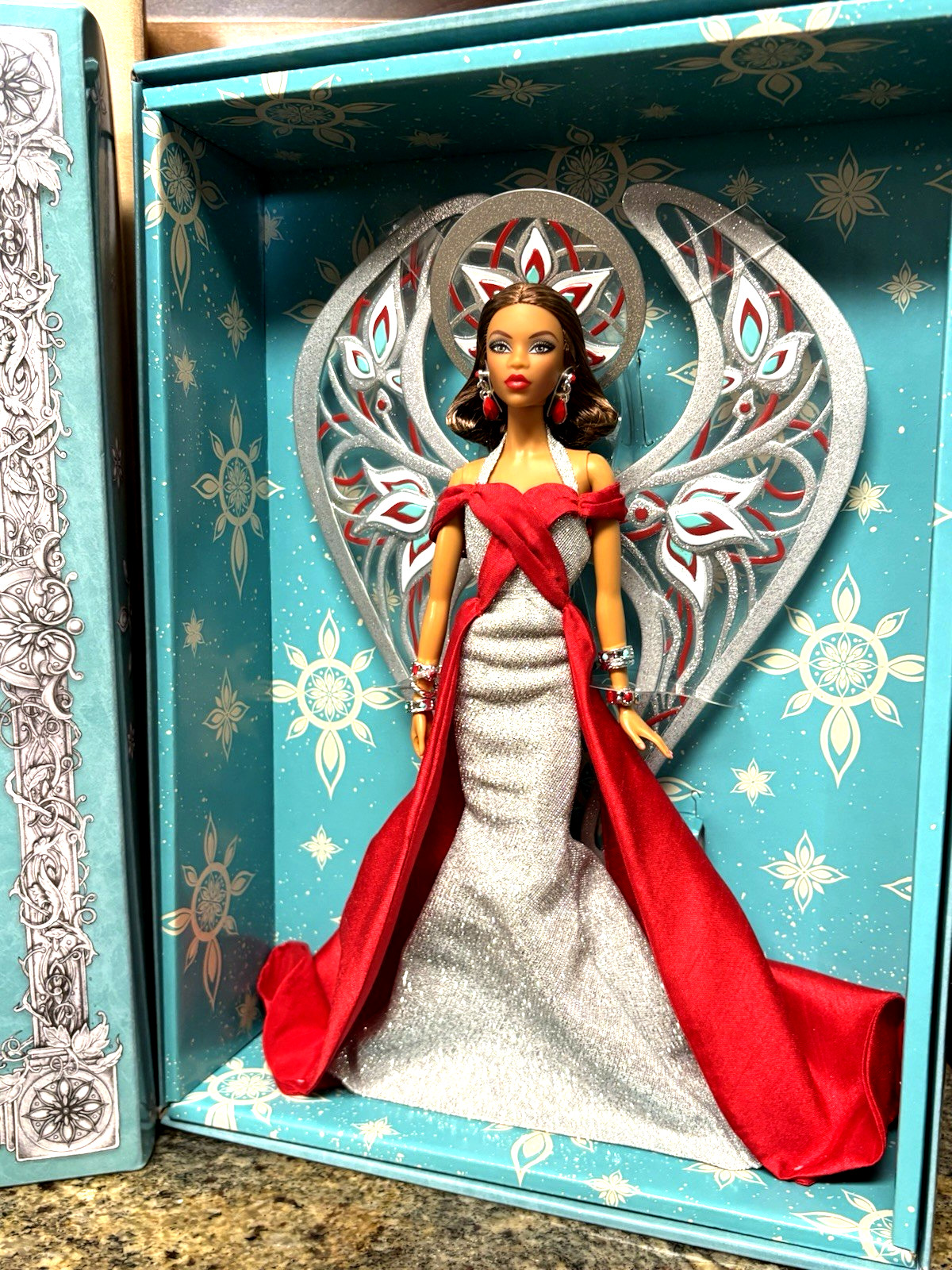 TWO BOB MACKIE 2023 & 2024 HOLIDAY ANGEL'S STUNNING PRISTINE IN SHIPPER