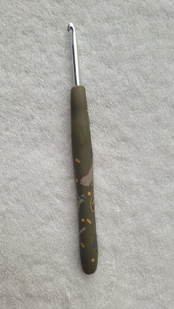 Preowned Harry Potter Sorting Hat Wooble Ergonomic Crochet Hook