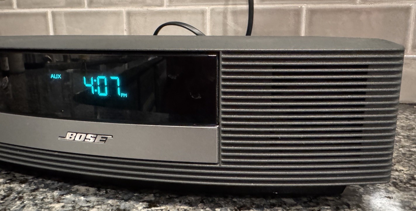 Bose WAVE Radio II AM/FM And Aux Plug With Remote Works Great! Same Day Shipping