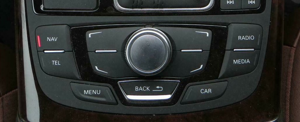 2013 Audi A6: Console Mounted Control Panel