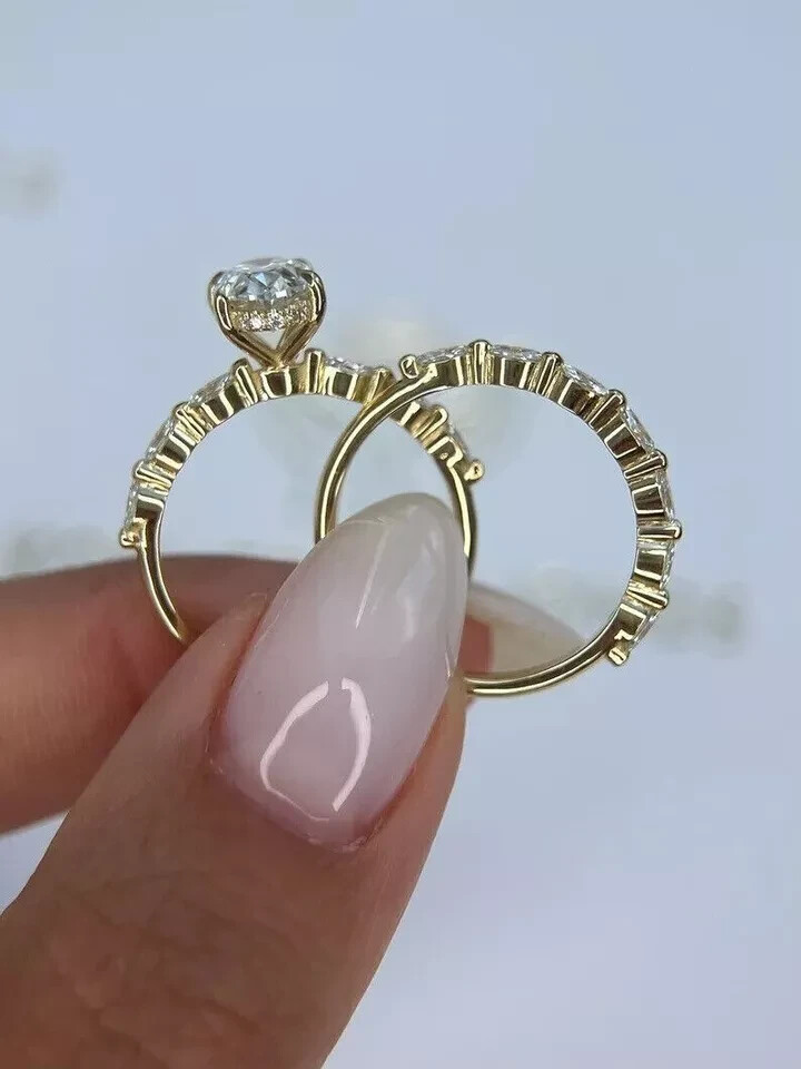 Oval Cut 2.5CT Lab Grown Diamond Bridal Engagement Ring Set In 14k Yellow Gold