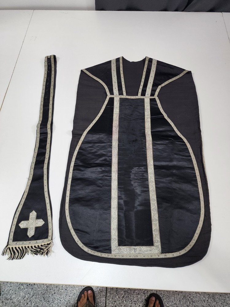 Antique Fiddleback Chasuble