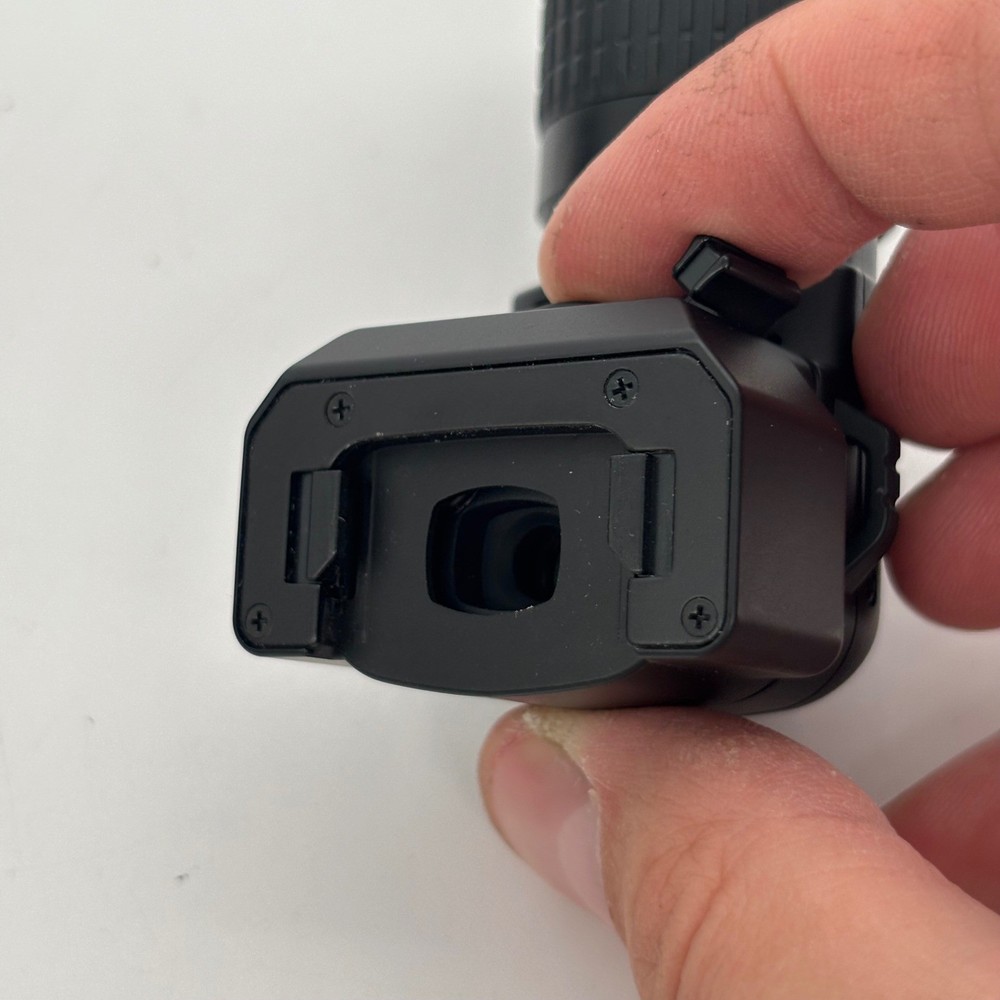 Nikon DR-6 Right Angle Viewfinder Attachment for Rectangular Eyepiece DSLRs Case