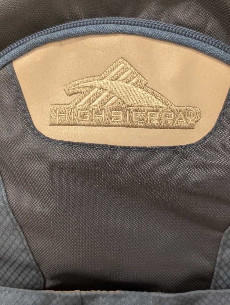 High Sierra Quickshot 70 2.0 Hydration Backpack - Airflow Cooled Back