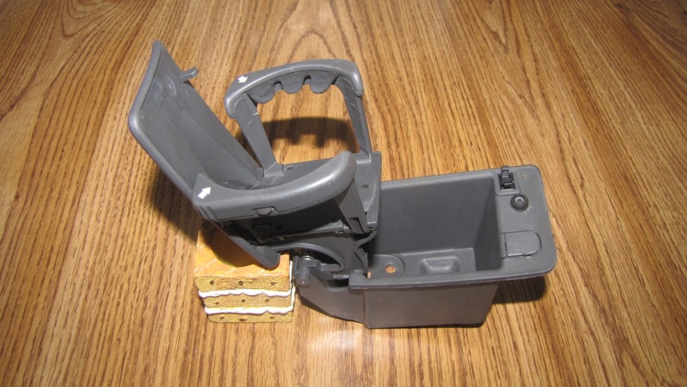 VOLVO S80 CUP HOLDER GREY OEM
