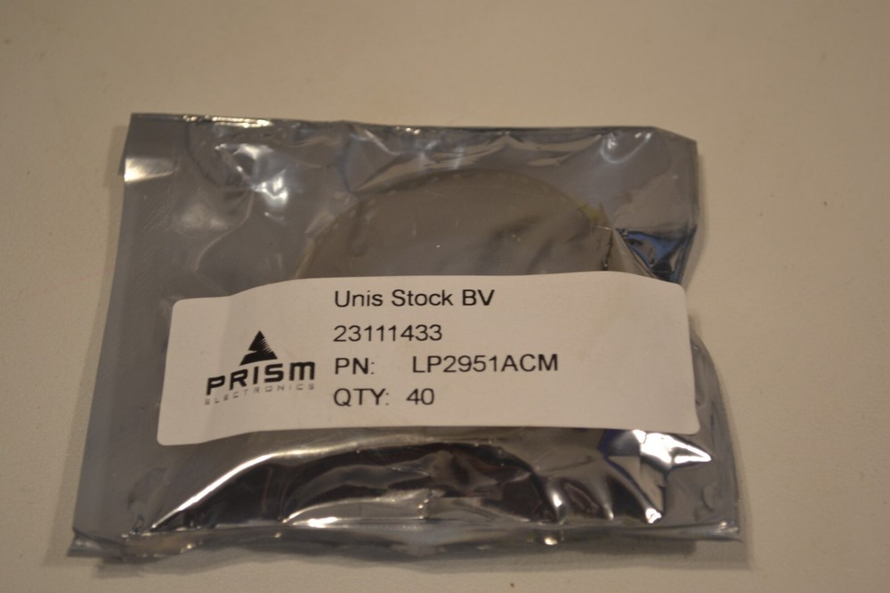 LP2951ACM - National Semiconductor - Linear Regulators 40pcs Unis Stock BV