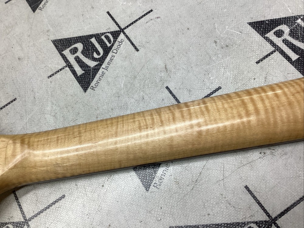 80's Electric Guitar Neck Locking Flame Maple Robin Style