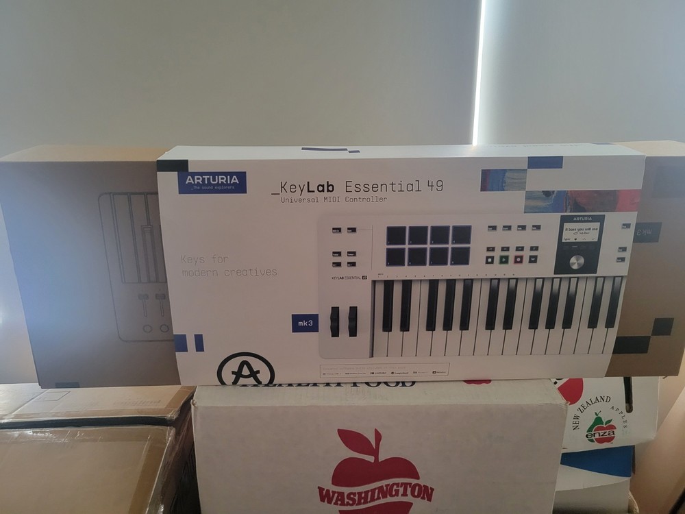 Arturia KeyLab Essential 49 Keyboard Controller Mark 3