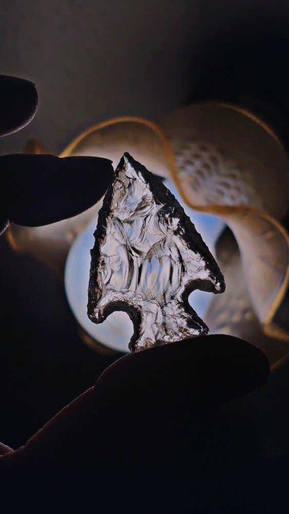 Flintknapped Farm Window Glass Arrowhead
