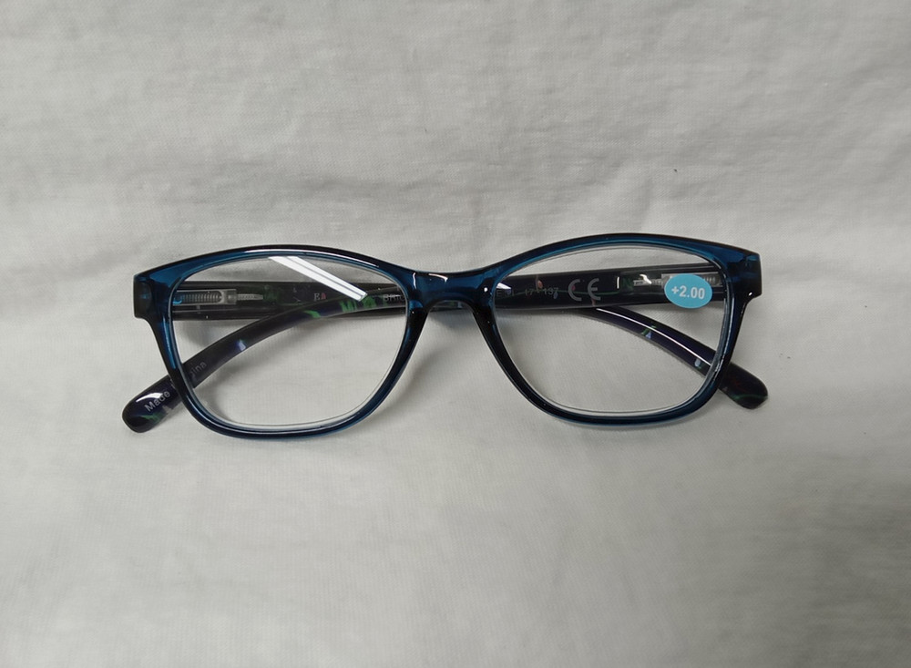 Ellen Degeneres Reading/Sun Readers Select Styles W/ soft Case