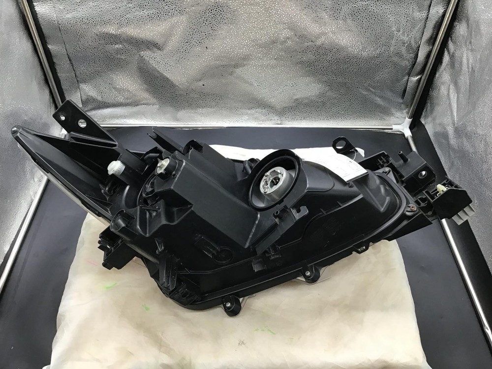 2017-2018 MAZDA 3 LEFT Headlamp halogen, LH