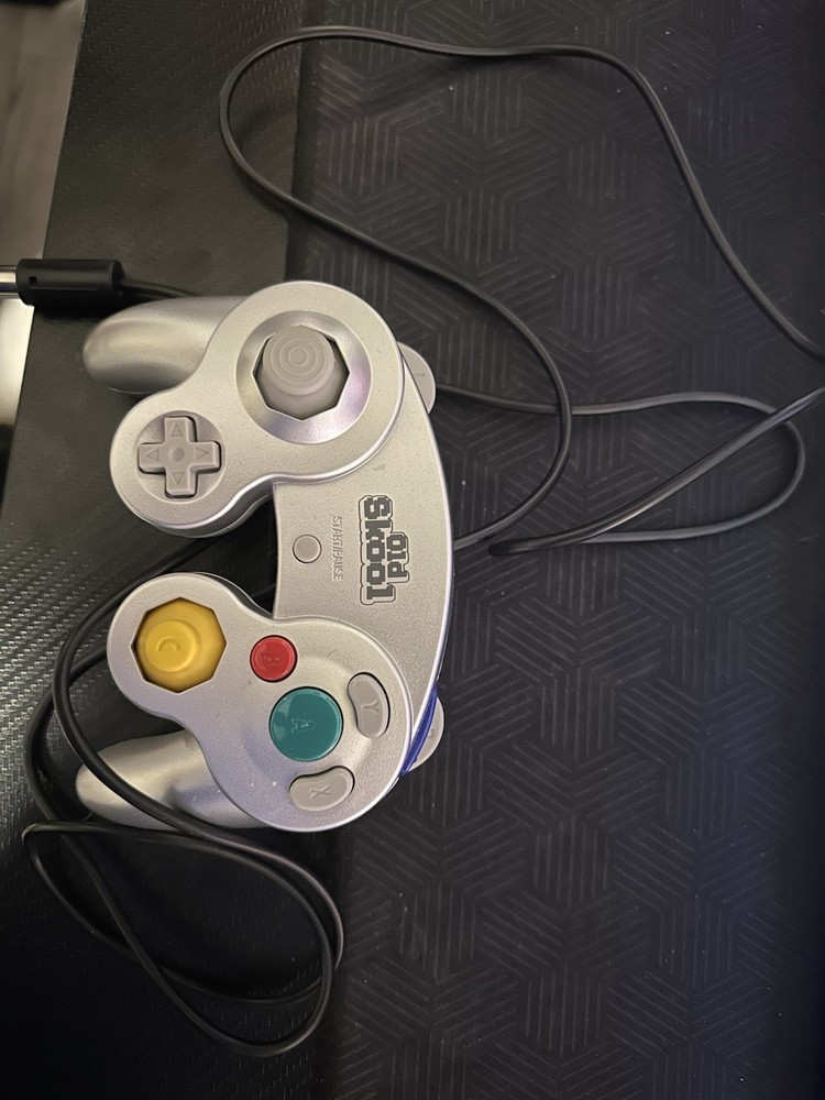 Nintendo GameCube Silver Console With Cables + Controller + 2 Games