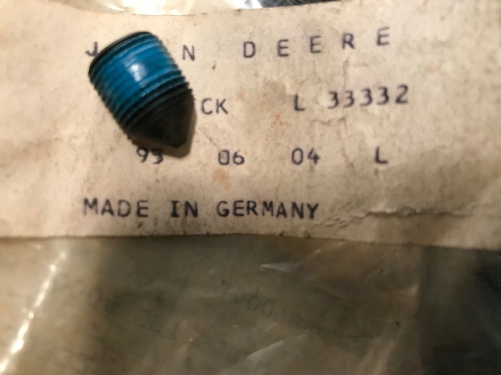 L33332  GENUINE John Deere Original Equipment  SET SCREW