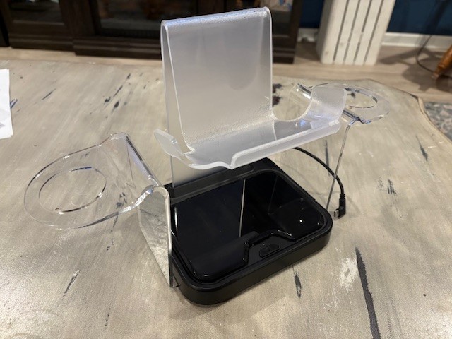 Meta Quest 3s 128gb with Case and Charging base.
