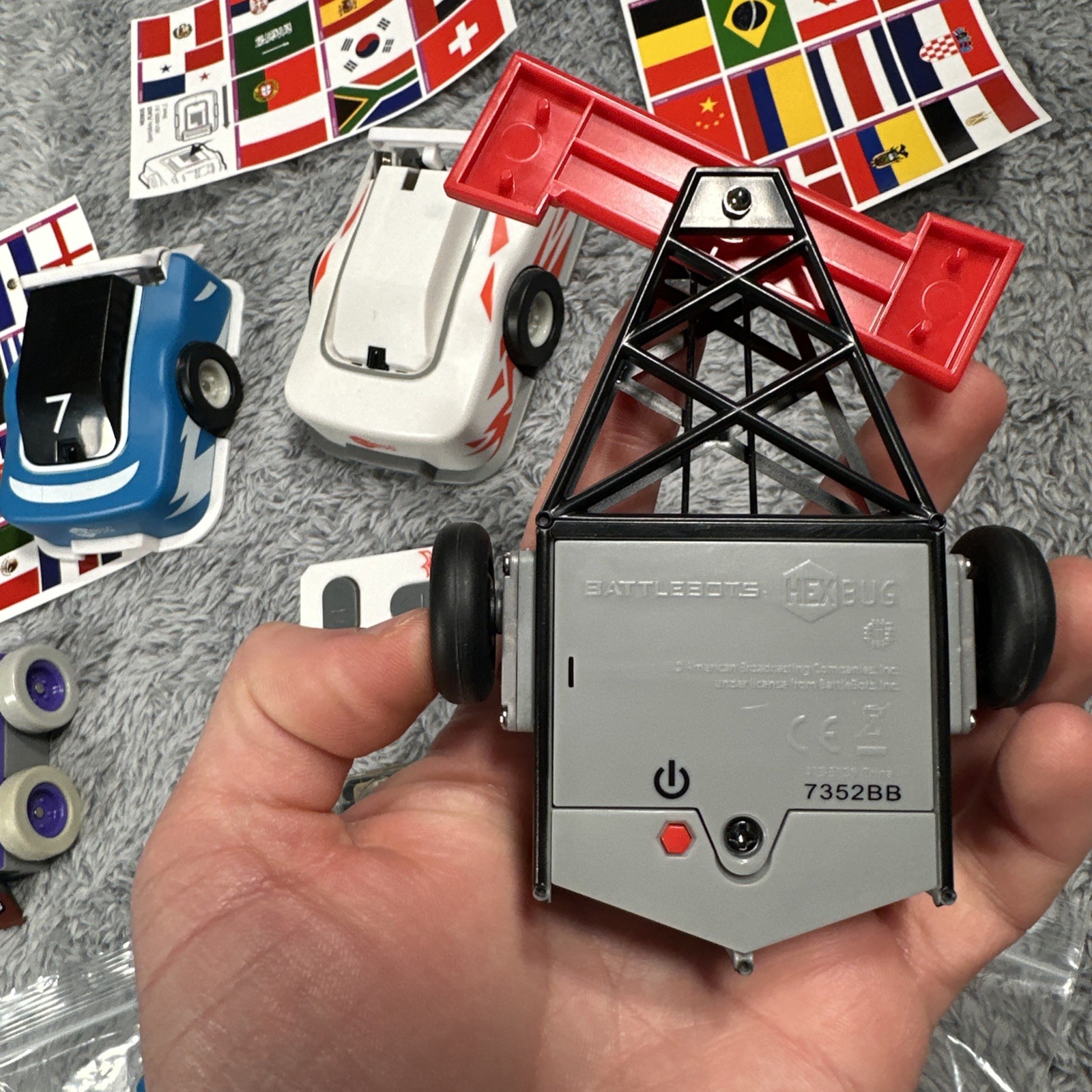 Lot 4 HEXBUG BATTLEBOTS 2 Remotes Stickers And Soccerballs Robots Toys Learning