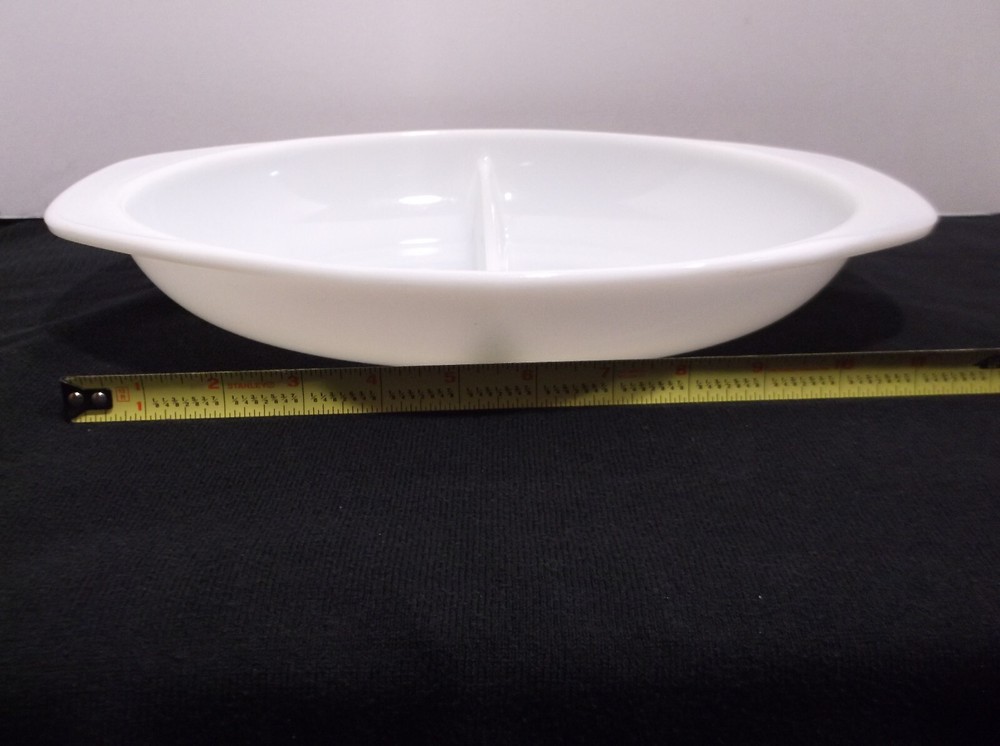 Vintage Pyrex 1-1/2 Quart White Split Casserole Dish Ovenware #1063