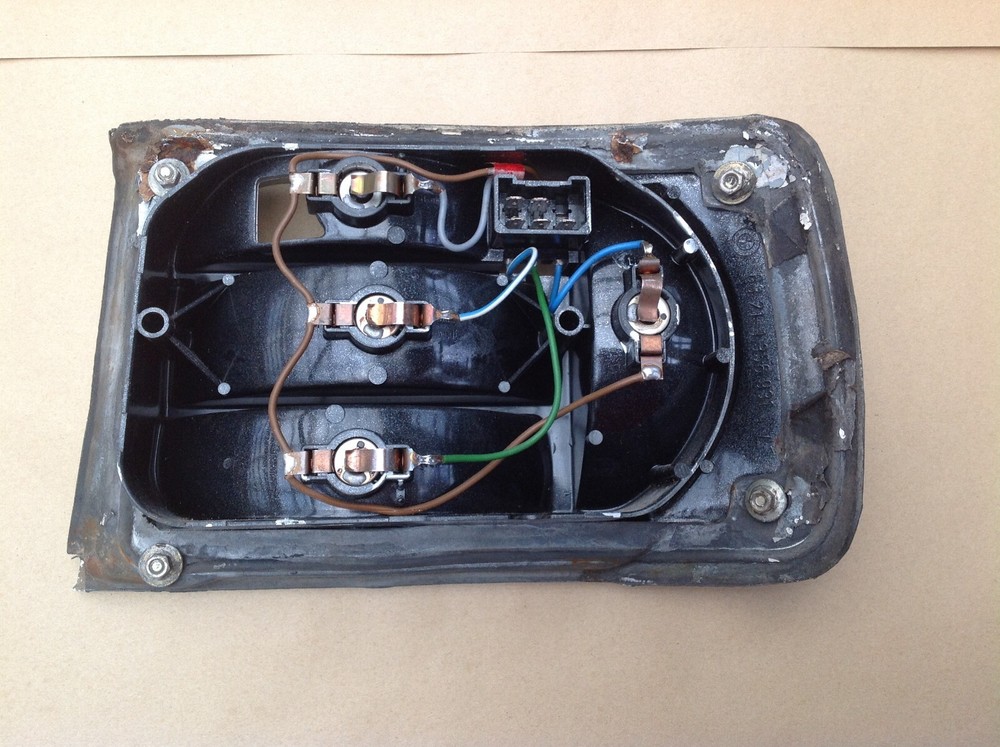 BMW e10 OS Right Hand Rear Base