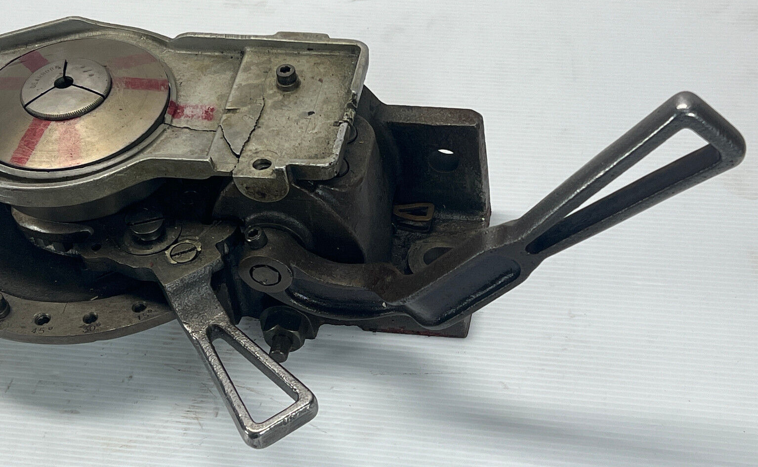 EARLY COLLET INDEXER COLLET FIXTURE MACHINE (CRACK ON TOP)