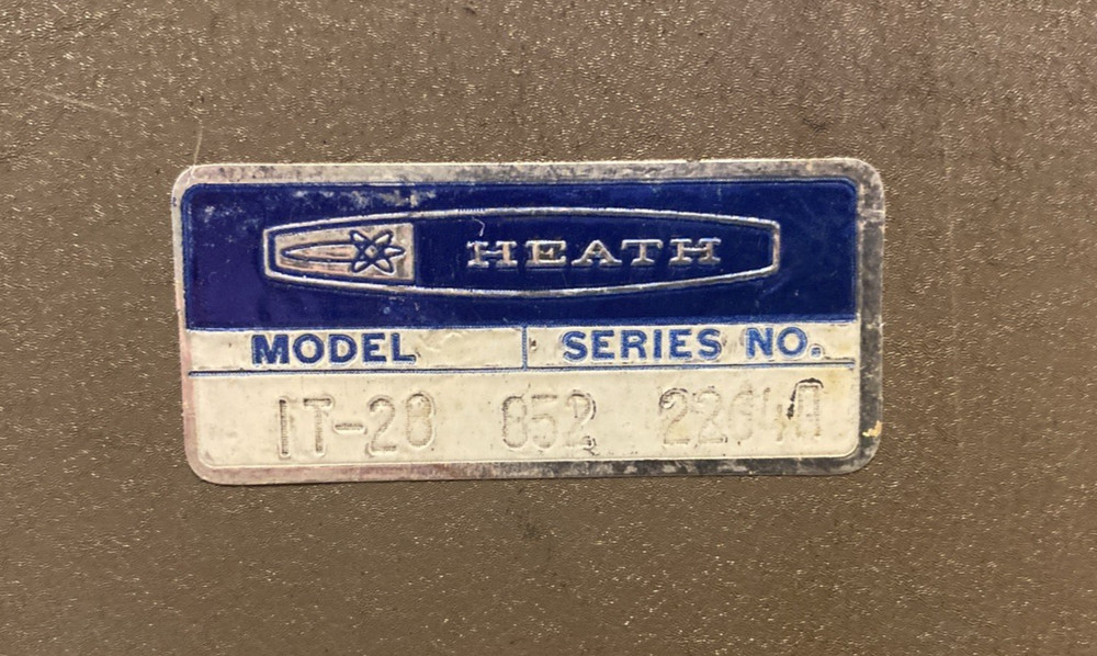 Vtg HEATHKIT MODEL IT-28 CAPACITOR CHECKER - Powers On - Untested