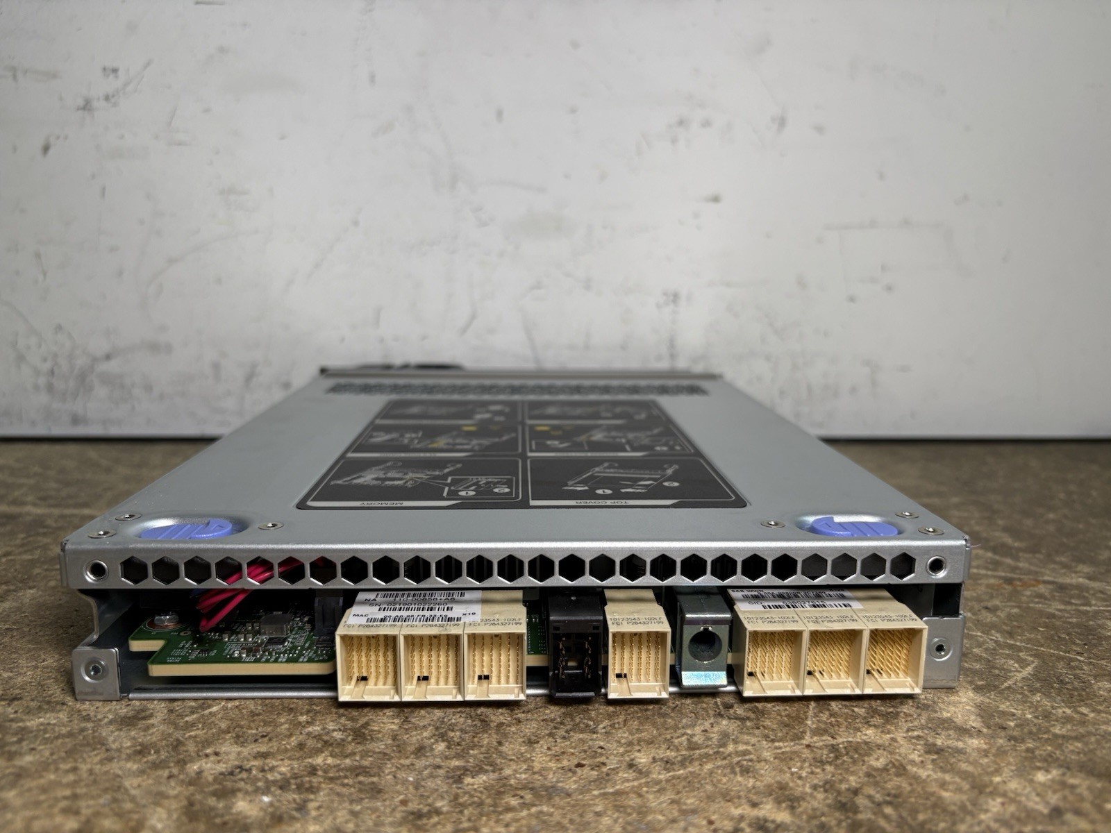 NetApp X3219A FAS2700 Series Controller w/o Memory 111-03964+C2