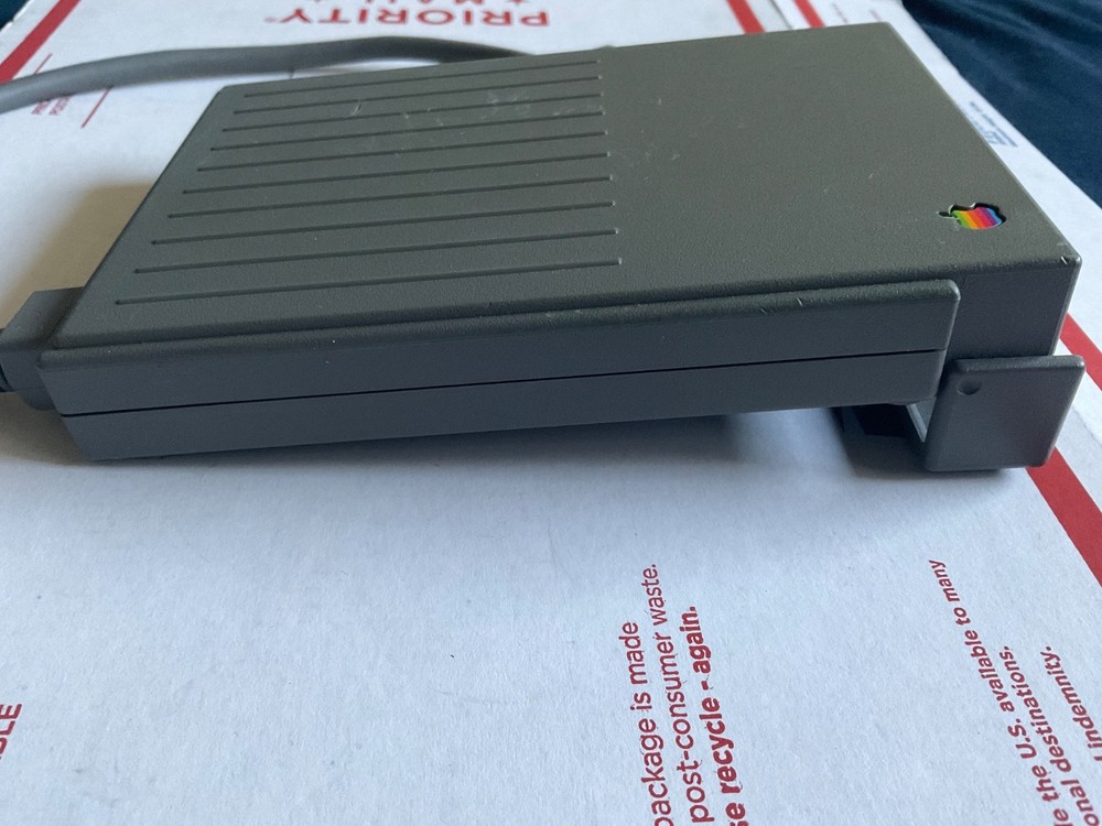 Apple Macintosh HDI-20 External 1.4MB Floppy Disk Drive -Untested