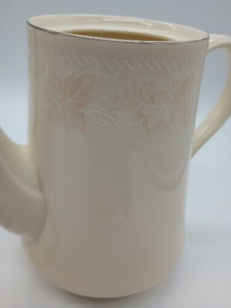 Budlet Teapot Ivory Fine China Leaf Vine Pattern