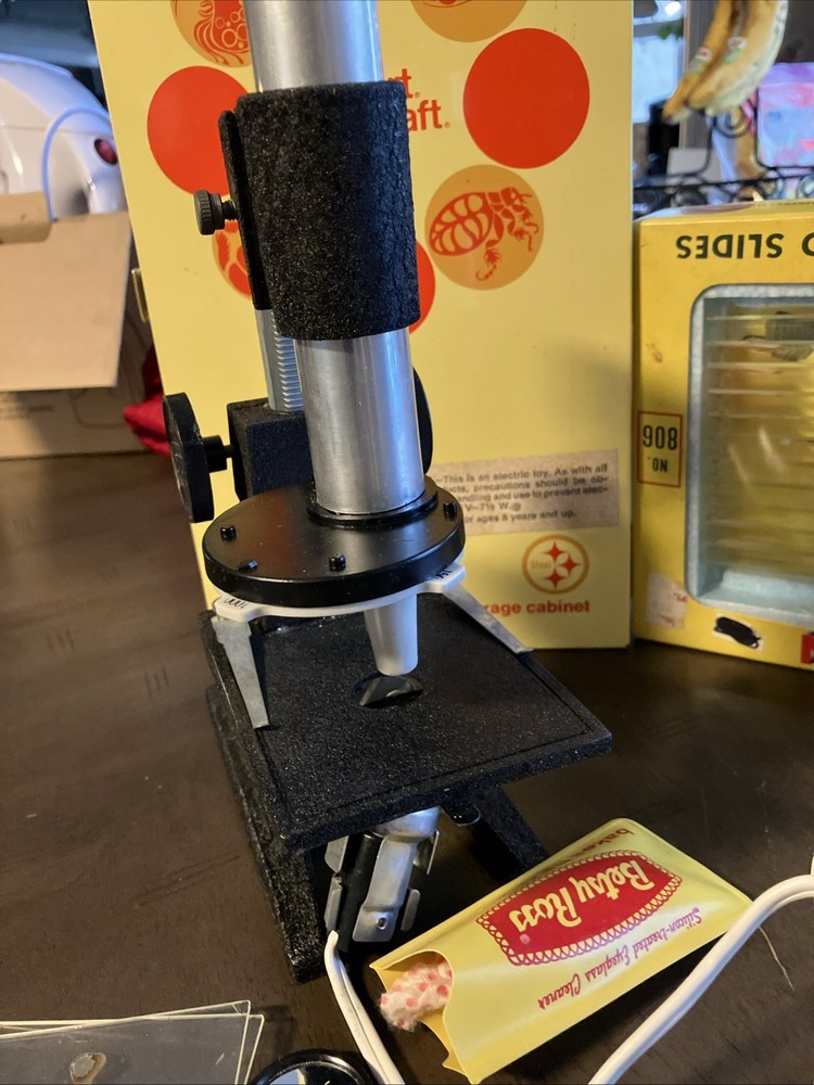 Gilbert Microcraft Microscope With Storage Box. With 24 Scientific Slides