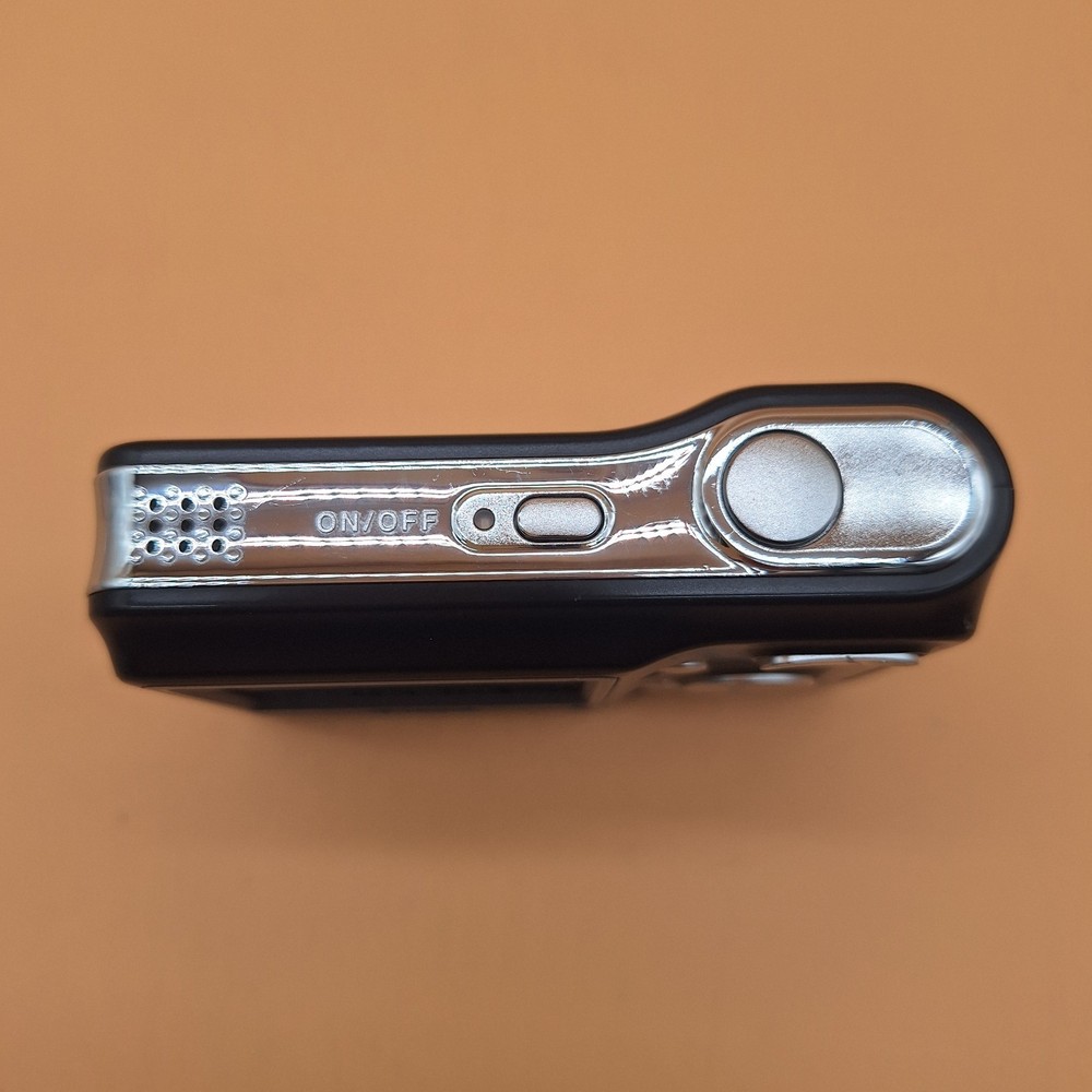 Nikon Coolpix L3 . 5.1MP Digital Camera. working, please read description.