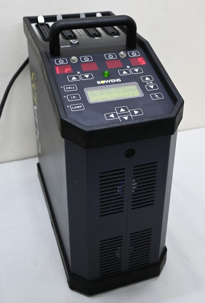 Bowens QuadX 3000 power pack