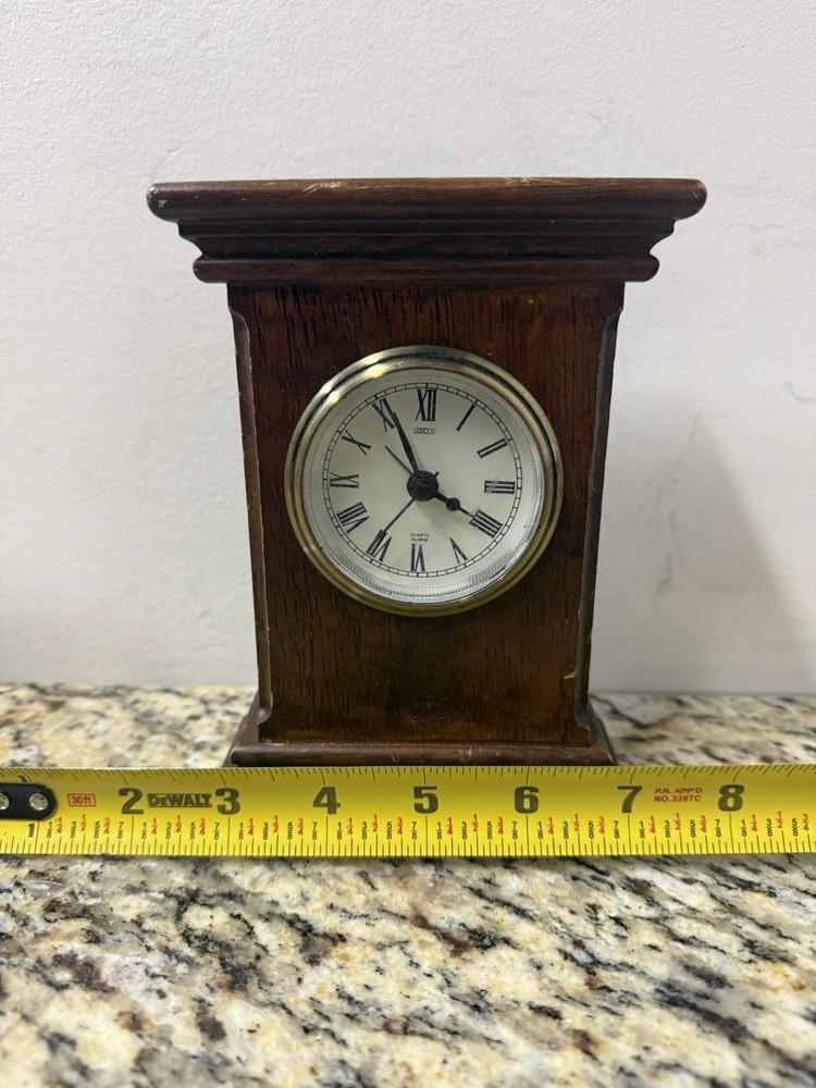 SIECLE QUARTZ DESK CLOCK