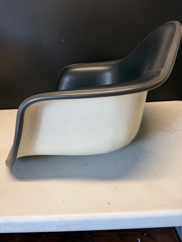 📈💥Original HERMAN MILLER Eames BLACK Fiberglass Shell (Shell Only)