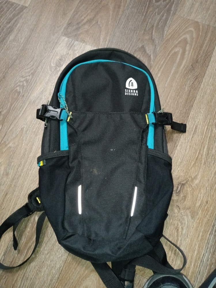 Sierra Designs Black Hydration Pack Backpack Adjustable Size for Hiking