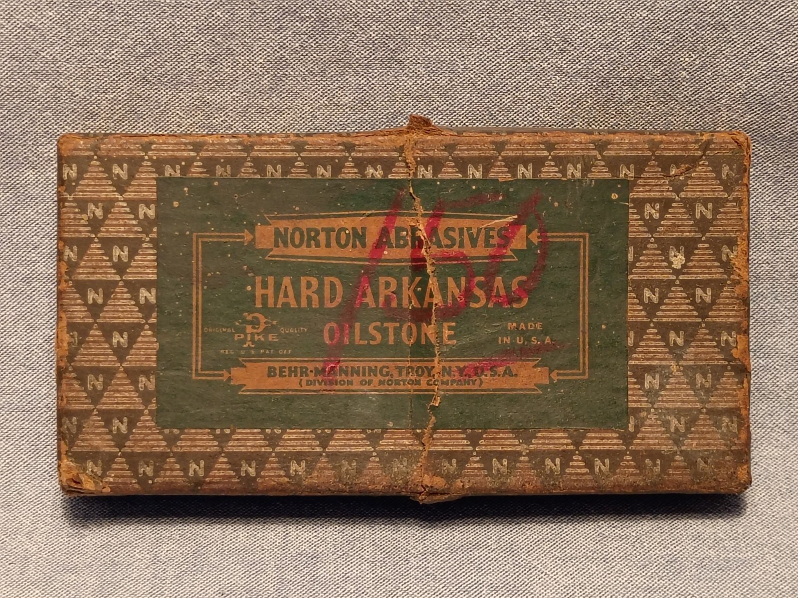 Vintage Norton Abrasives Hard Arkansas Oilstone HS 4 Round Edge Slip in Box-used