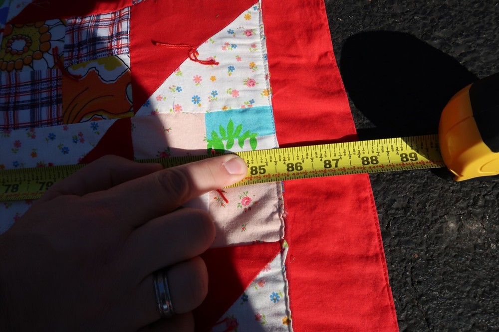 Vtg Patchwork Pattern Tiny Square King Quilt Measures 71x88 In. Beautiful