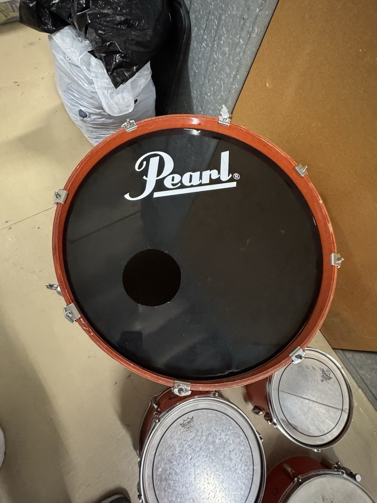 Pearl 4-piece Export Peries Drum set