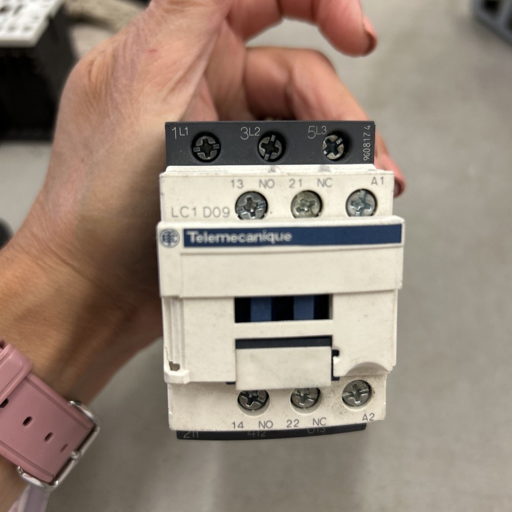 Telemecanique Contactor LV1D09