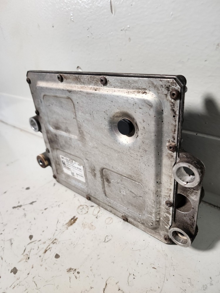 A 001 446 58 35 / 002 Detroit DD15 0 Ecm (Engine Control Module)