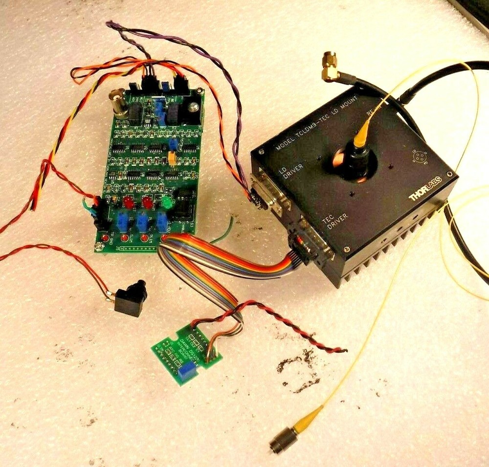 THOR-LABS TCLDM9-TEC LD Mount Temperature Controlled Laser Diode Mount + Drivers