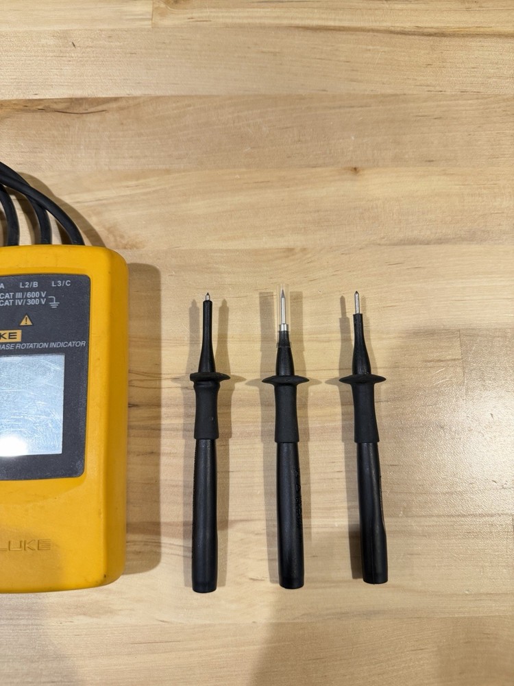 FLUKE 9040 DIGITAL PHASE ROTATION INDICATOR METER (SHIPS FAST) TESTED